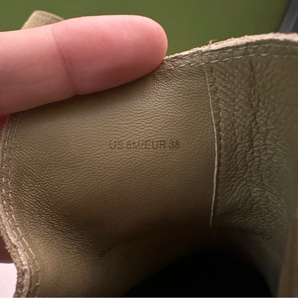 Vince Jacee Weatherproof Suede Ankle Bootie Boot In Sand Light Tan Size 8 - Picture 4 of 5